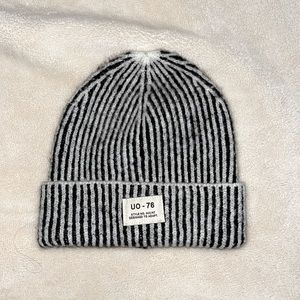 Urban outfitters beanie black and white